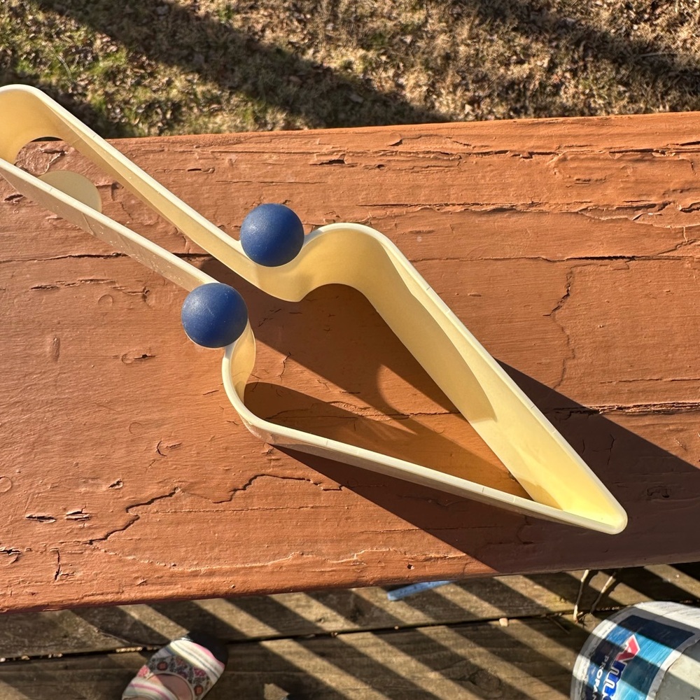 Tupperware cake server - Picture 2 of 6